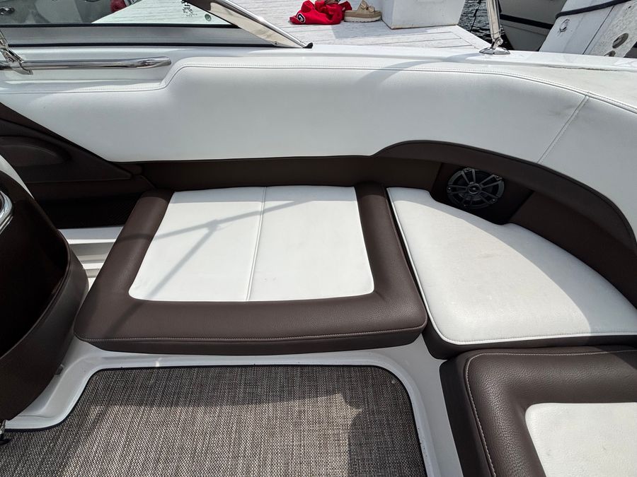 2024 Cobalt 220S, photo 4 of 15
