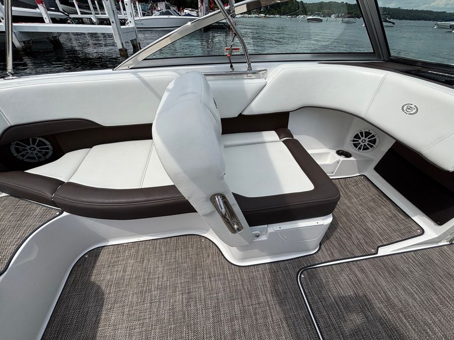 2024 Cobalt 220S, photo 5 of 15
