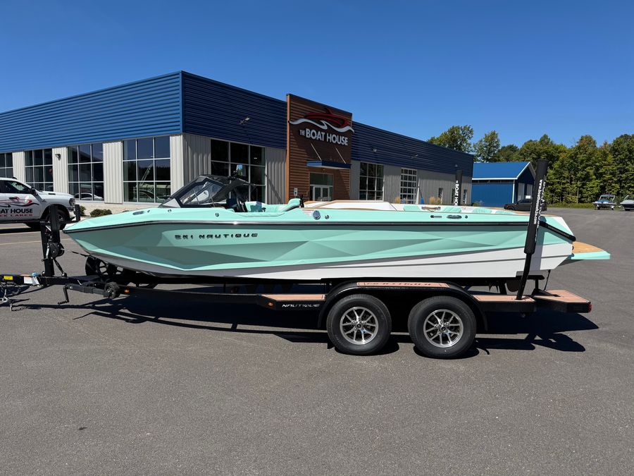 2026 Nautique Ski Closed Bow