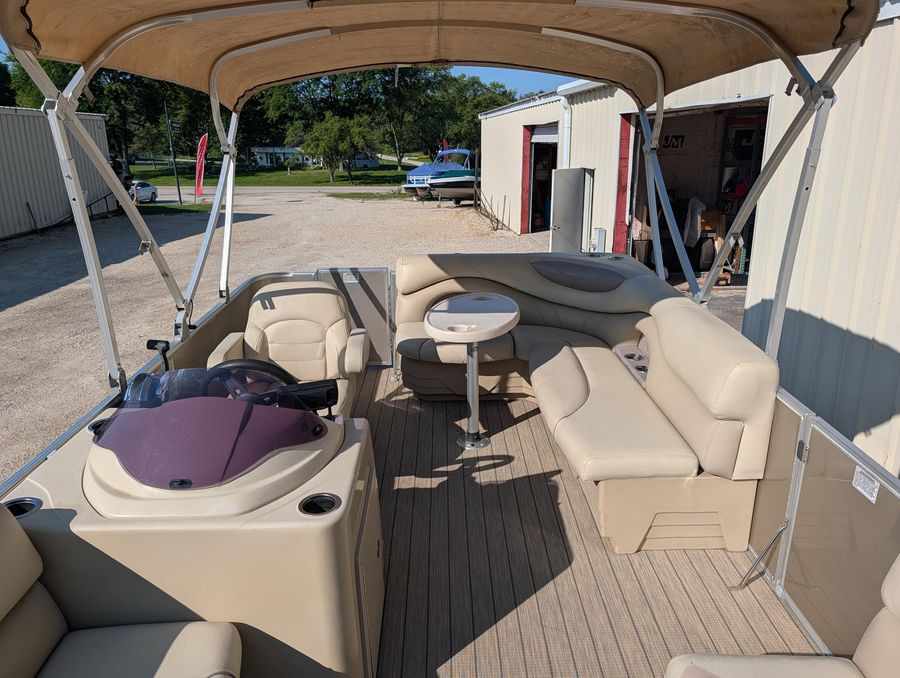 2018 Sylvan Mirage 818CRS, photo 7 of 7