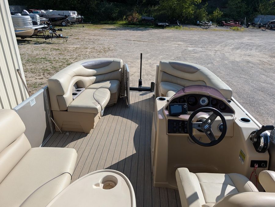2018 Sylvan Mirage 818CRS, photo 5 of 7