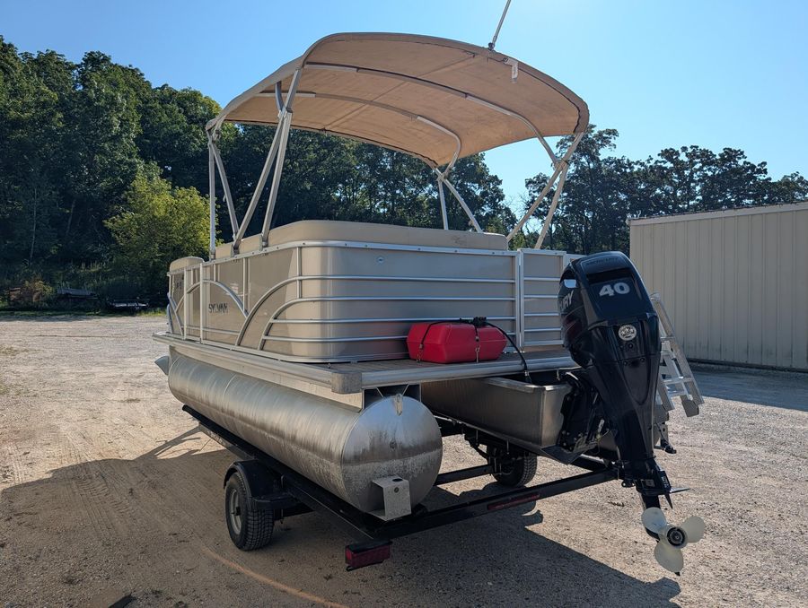 2018 Sylvan Mirage 818CRS, photo 4 of 7