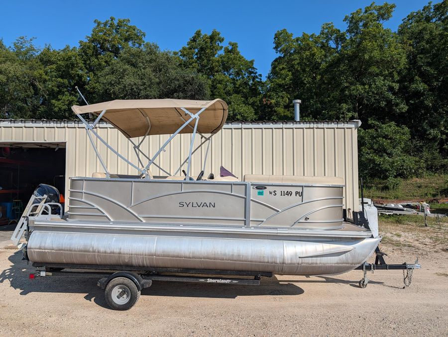 2018 Sylvan Mirage 818CRS