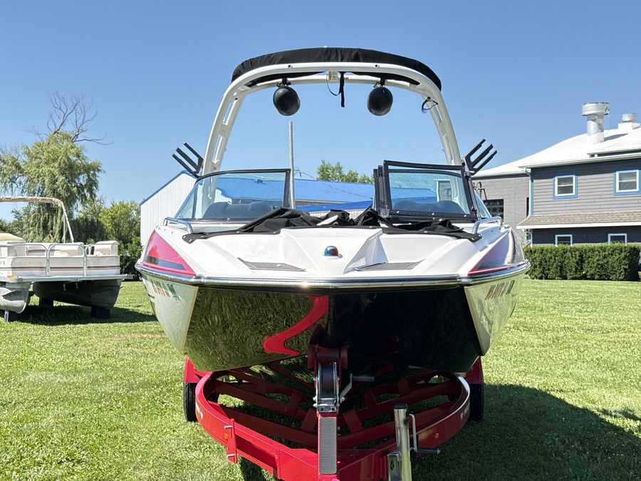 2015 Moomba Mondo, photo 2 of 30