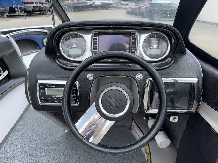 2014 Malibu 21VLX, photo 18 of 25