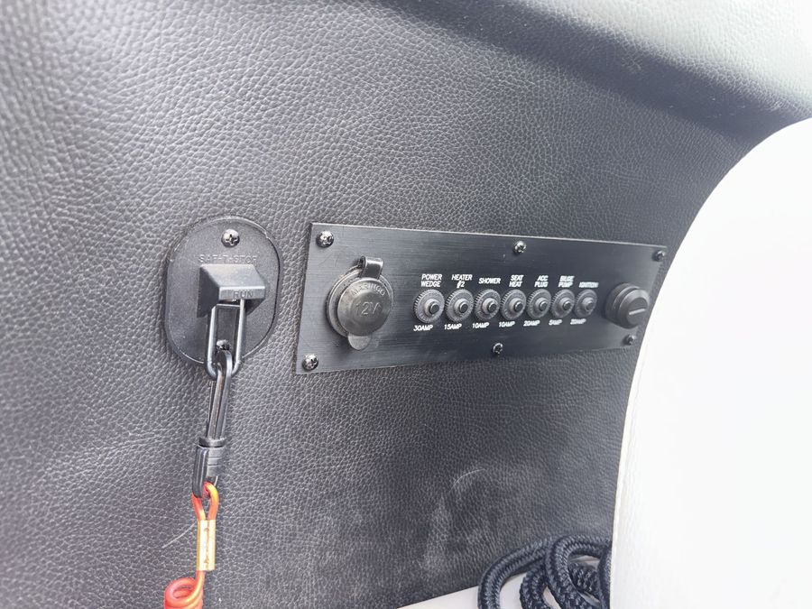 2014 Malibu 21VLX, photo 22 of 25
