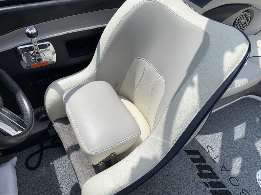 2014 Malibu 21VLX, photo 20 of 25