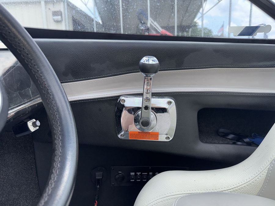 2014 Malibu 21VLX, photo 13 of 25