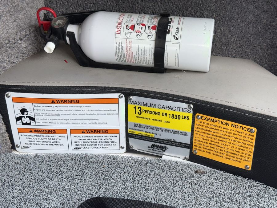 2014 Malibu 21VLX, photo 21 of 25