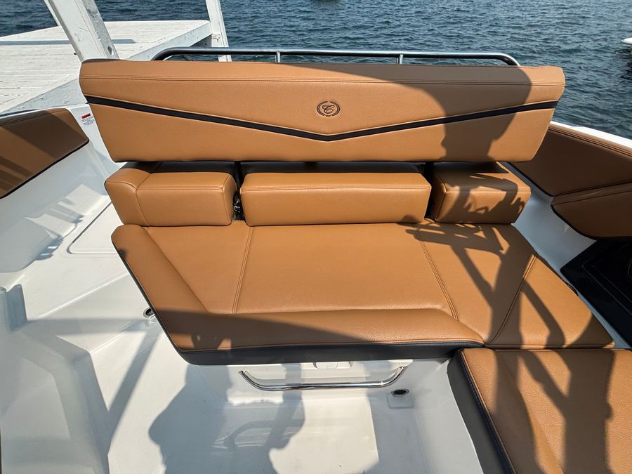 2027 Cobalt R4 Surf, photo 3 of 18