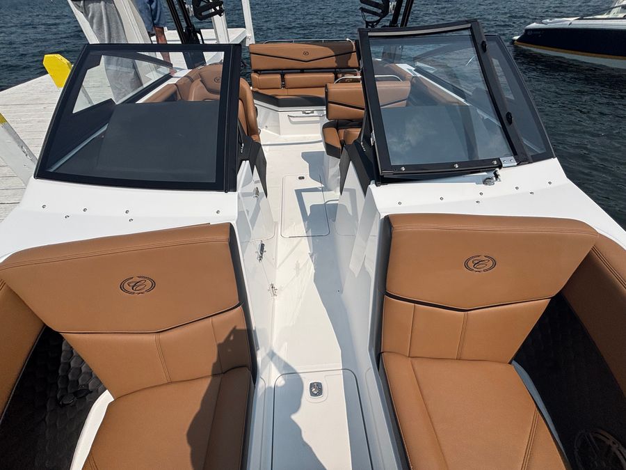 2027 Cobalt R4 Surf, photo 18 of 18