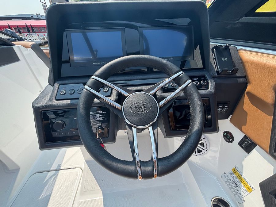 2027 Cobalt R4 Surf, photo 6 of 18
