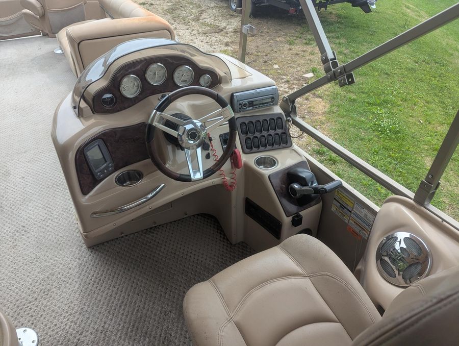 2007 Sanpan D2500, photo 4 of 9