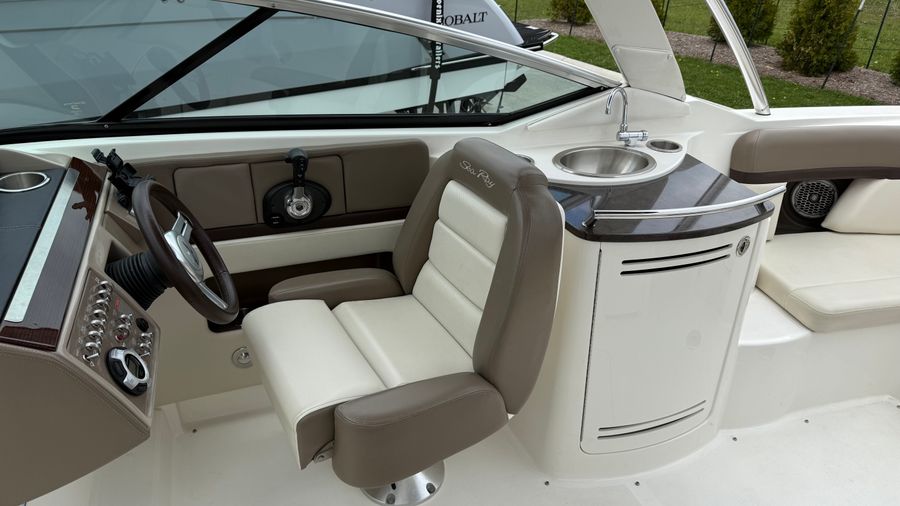 2013 Sea Ray 270SLX, photo 14 of 24