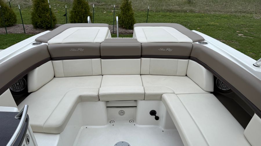 2013 Sea Ray 270SLX, photo 9 of 24