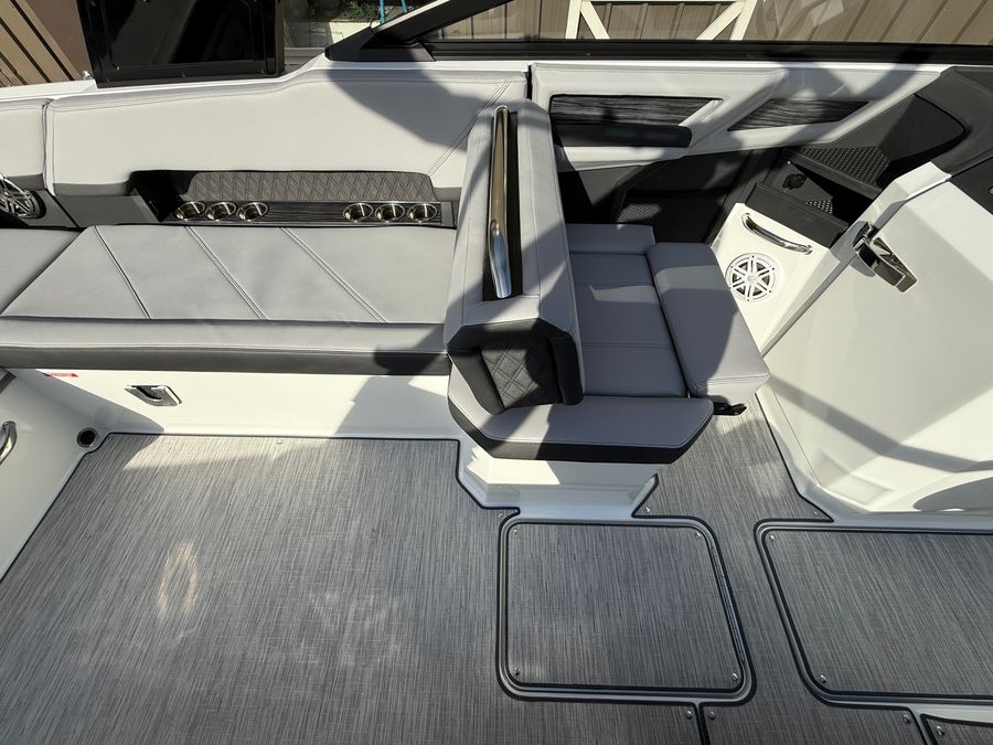 2026 Cobalt R8, photo 13 of 30