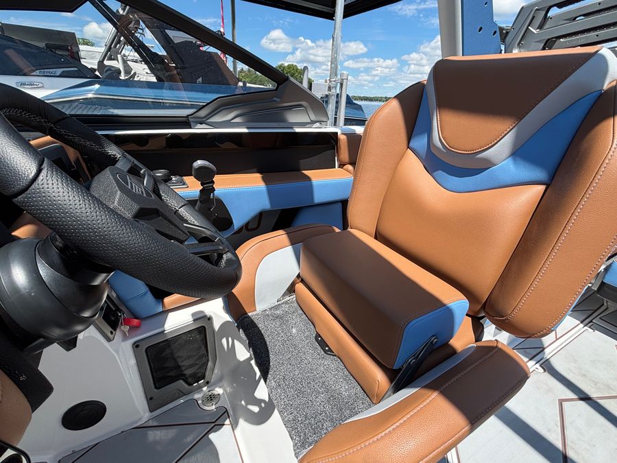 2026 Malibu M230, photo 14 of 22