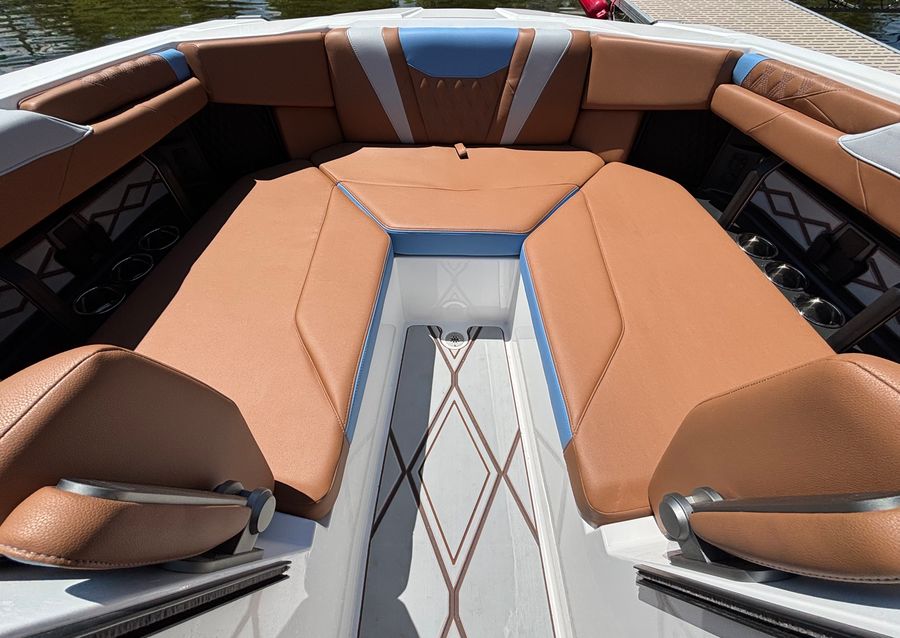 2026 Malibu M230, photo 16 of 22