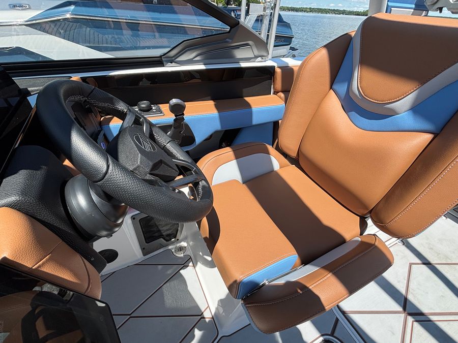 2026 Malibu M230, photo 13 of 22