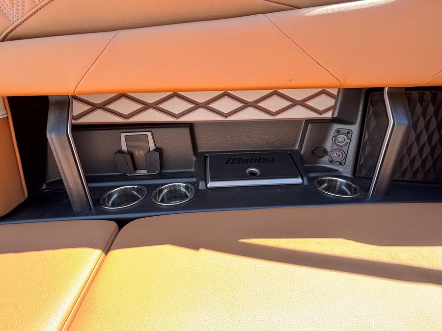 2026 Malibu M230, photo 8 of 22