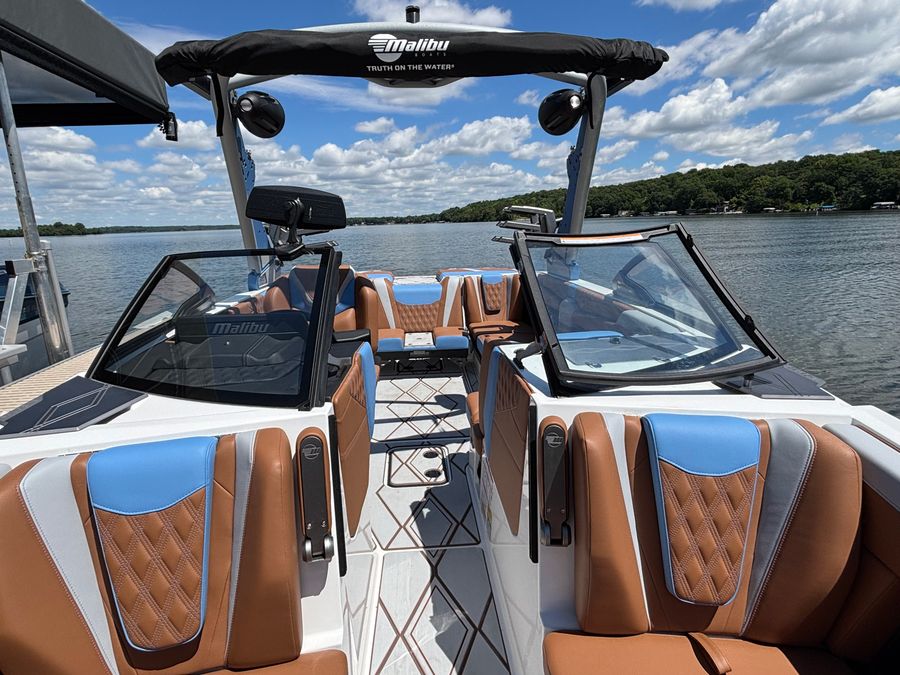 2026 Malibu M230, photo 18 of 22