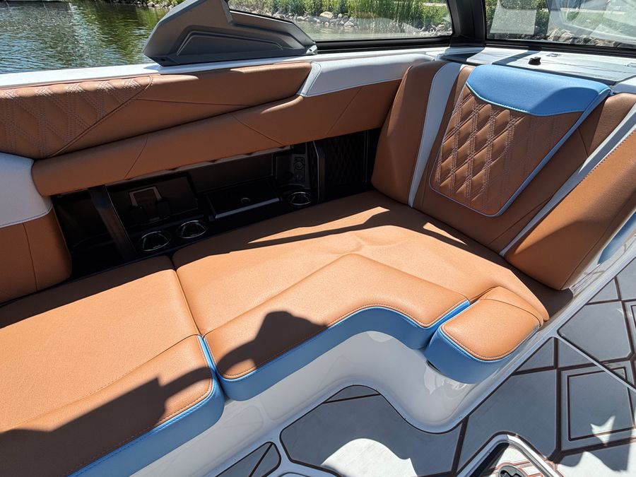 2026 Malibu M230, photo 7 of 22