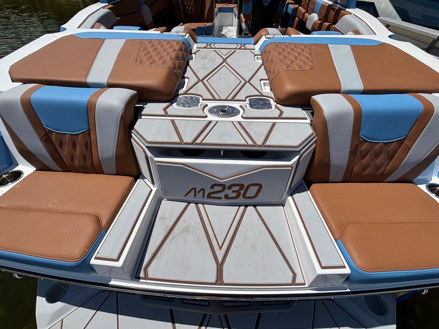 2026 Malibu M230, photo 3 of 22