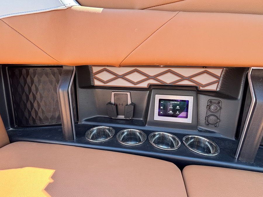 2026 Malibu M230, photo 9 of 22