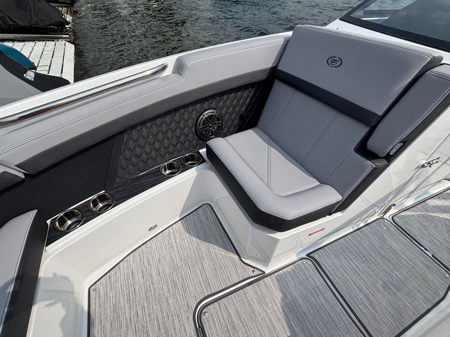 2027 Cobalt R8, photo 18 of 22