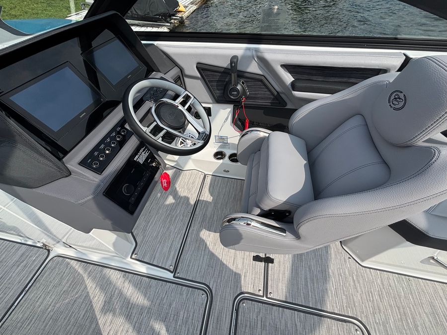 2027 Cobalt R8, photo 6 of 22