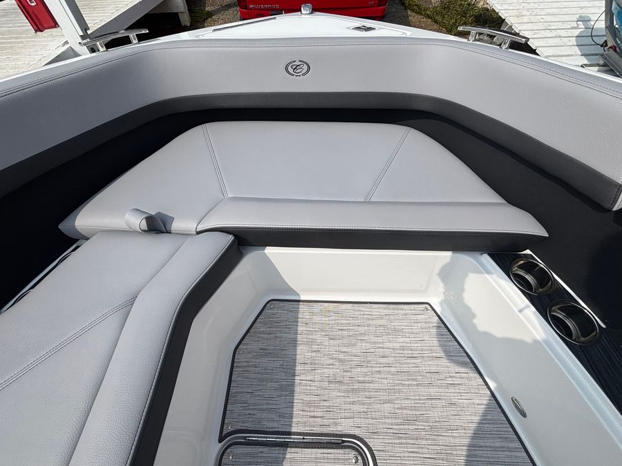 2027 Cobalt R8, photo 16 of 22