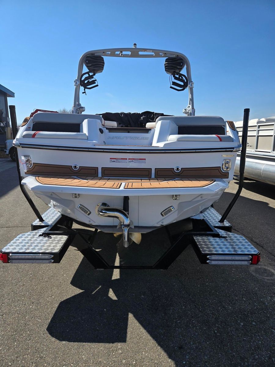 2025 Nautique GS22, photo 6 of 26