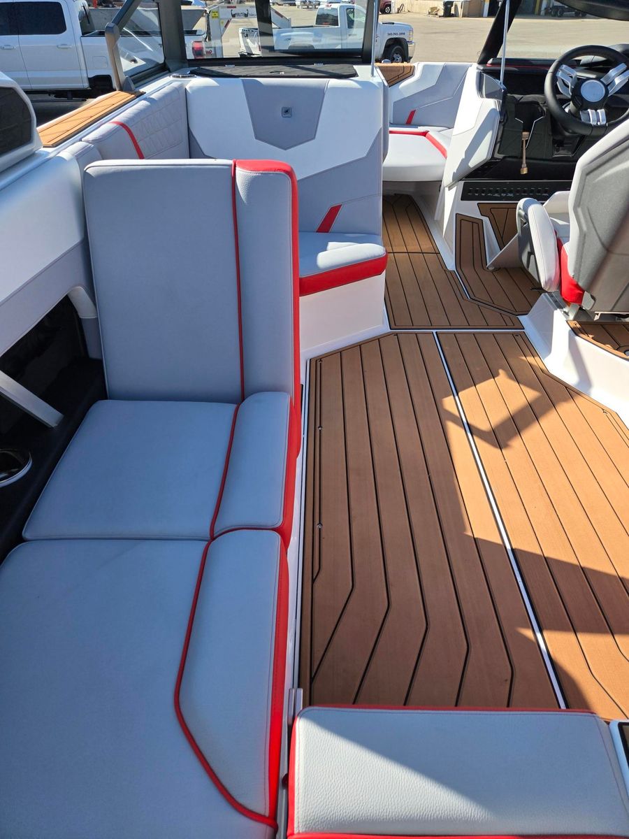 2025 Nautique GS22, photo 12 of 26