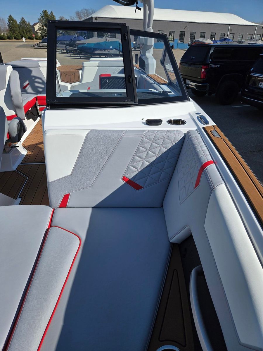 2025 Nautique GS22, photo 9 of 26