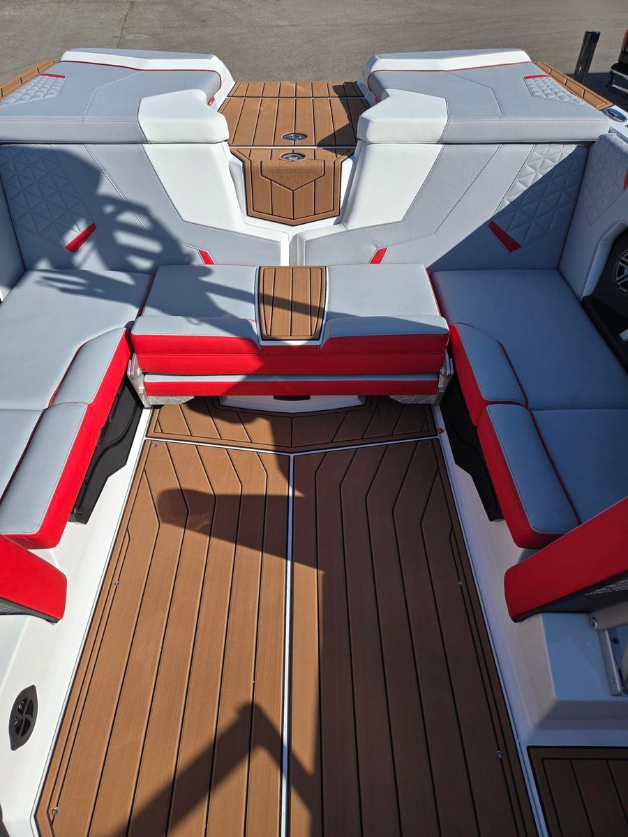 2025 Nautique GS22, photo 17 of 26