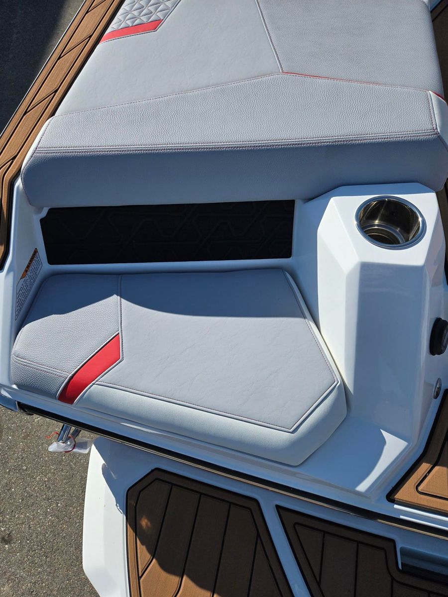 2025 Nautique GS22, photo 19 of 26