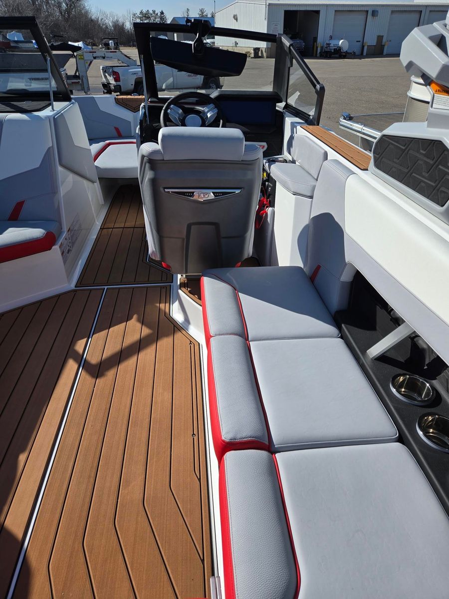 2025 Nautique GS22, photo 15 of 26