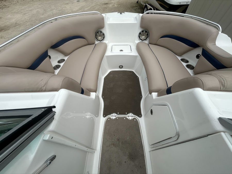 2013 Hurricane SunDeck 2200 DC IO, photo 12 of 14