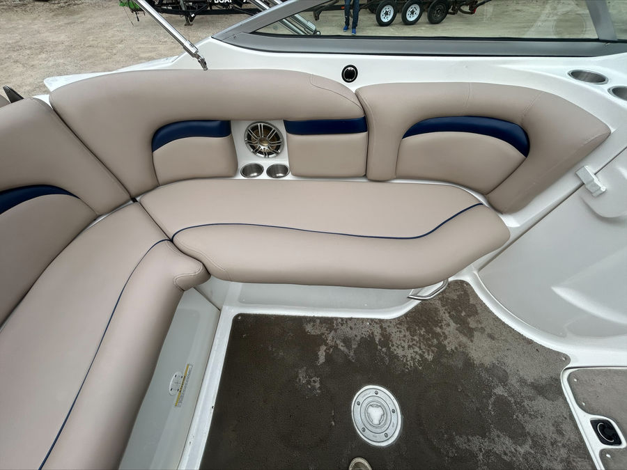 2013 Hurricane SunDeck 2200 DC IO, photo 8 of 14