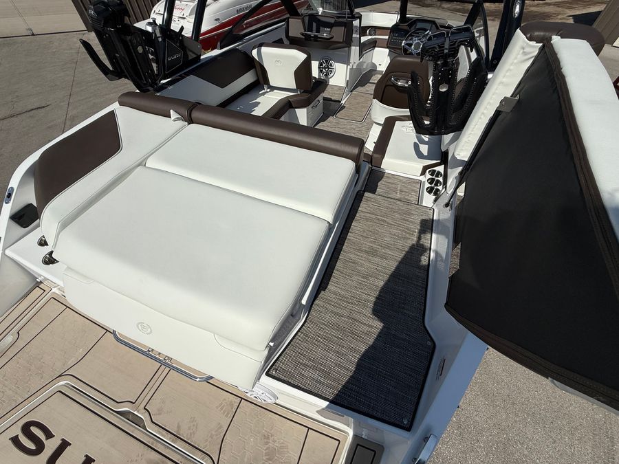 2025 Cobalt CS23 Surf, photo 4 of 16