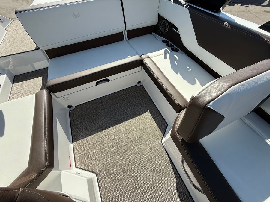 2025 Cobalt CS23 Surf, photo 6 of 16