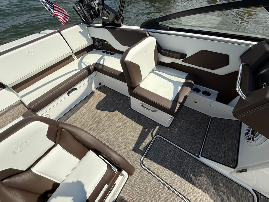2025 Cobalt CS23 Surf, photo 12 of 16