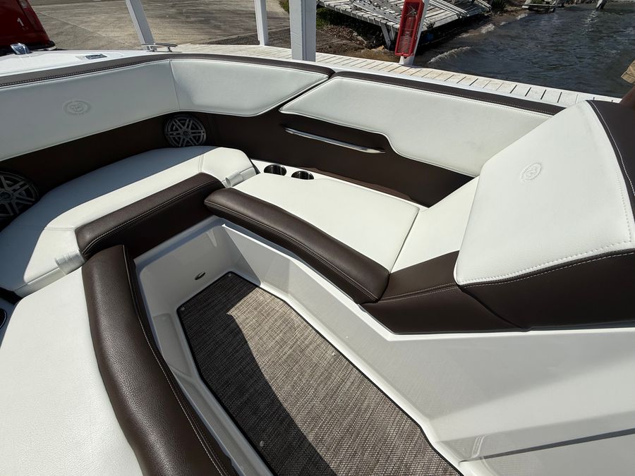 2025 Cobalt CS23 Surf, photo 15 of 16