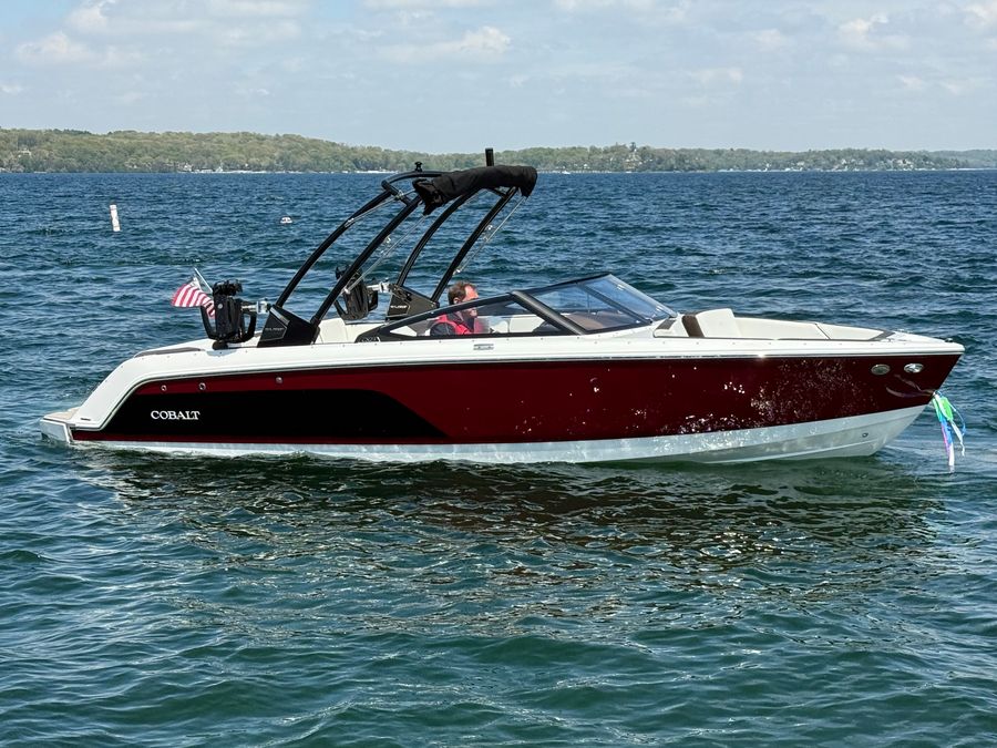 2025 Cobalt CS23 Surf, photo 2 of 16