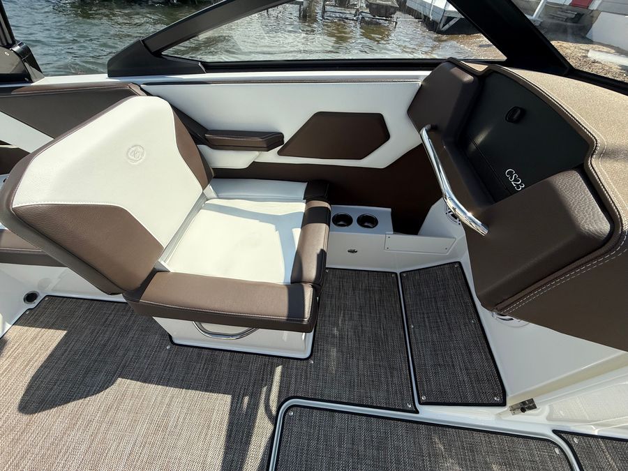 2025 Cobalt CS23 Surf, photo 13 of 16