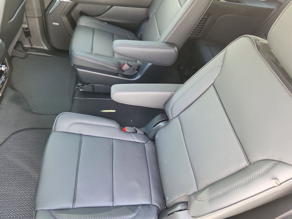 2026 GMC Yukon XL Denali - Photo 18