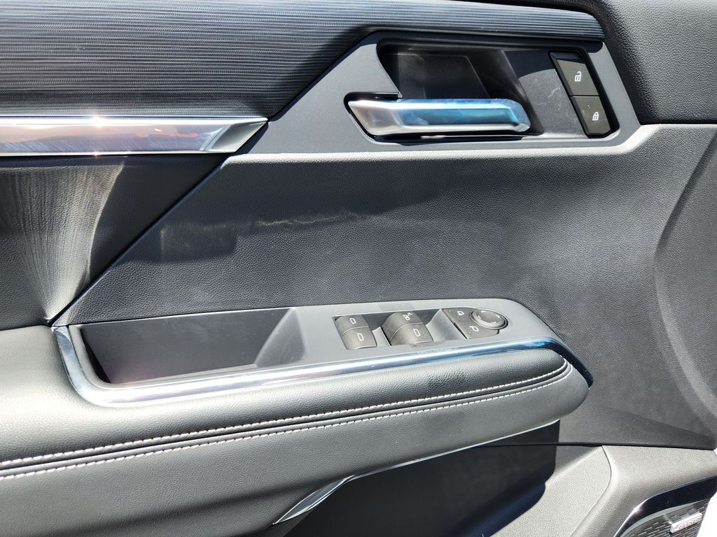2025 GMC Acadia Elevation - Photo 17