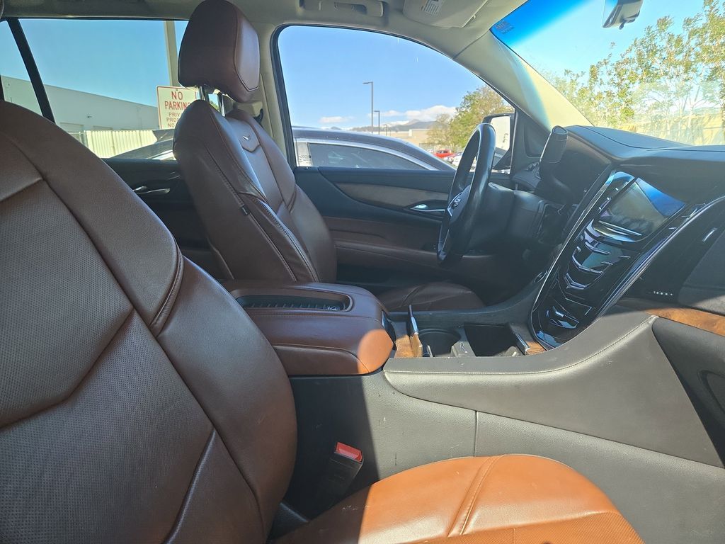 2019 Cadillac Escalade AWD Premium Luxury's photo