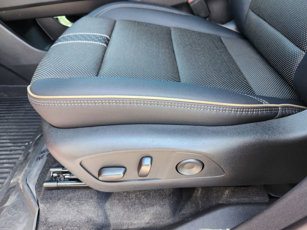 2026 Chevrolet Traverse High Country - Photo 13