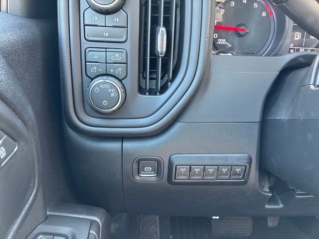 2026 Chevrolet Silverado 2500 HD Custom - Photo 12